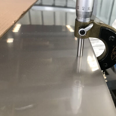 Empilhadeira de aço inoxidável feita sob medida com resistência à tração de 520-750 MPa, tolerância de ± 1% e opções laminadas a frio/rolladas a quente